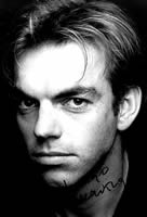 Hugo Weaving